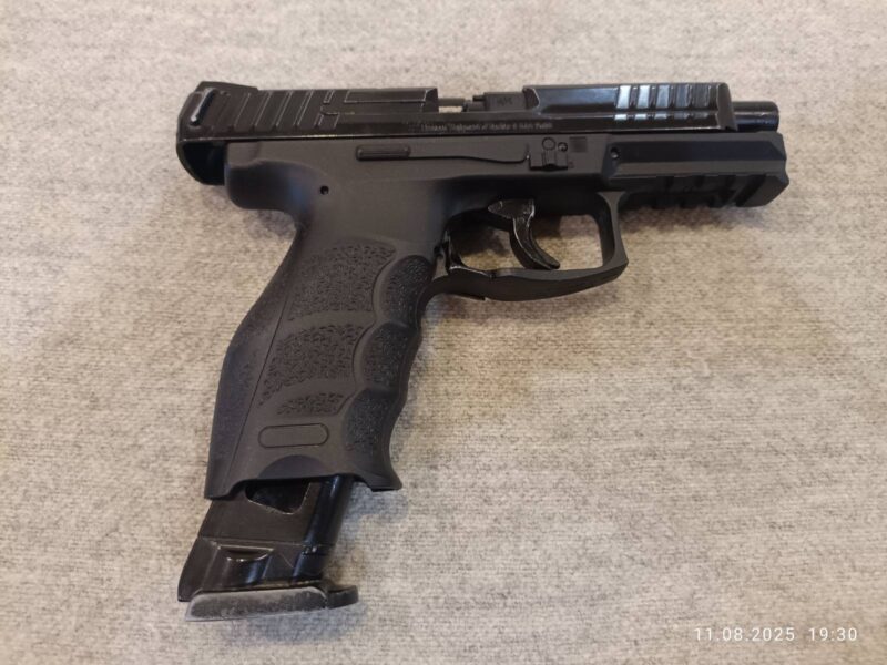 Пистолет HECKLER & KOKH V-9