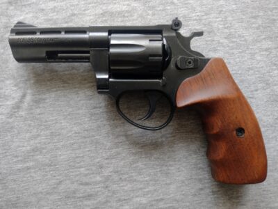 ME 38 Magnum 4R черный, деревяная рукоятка