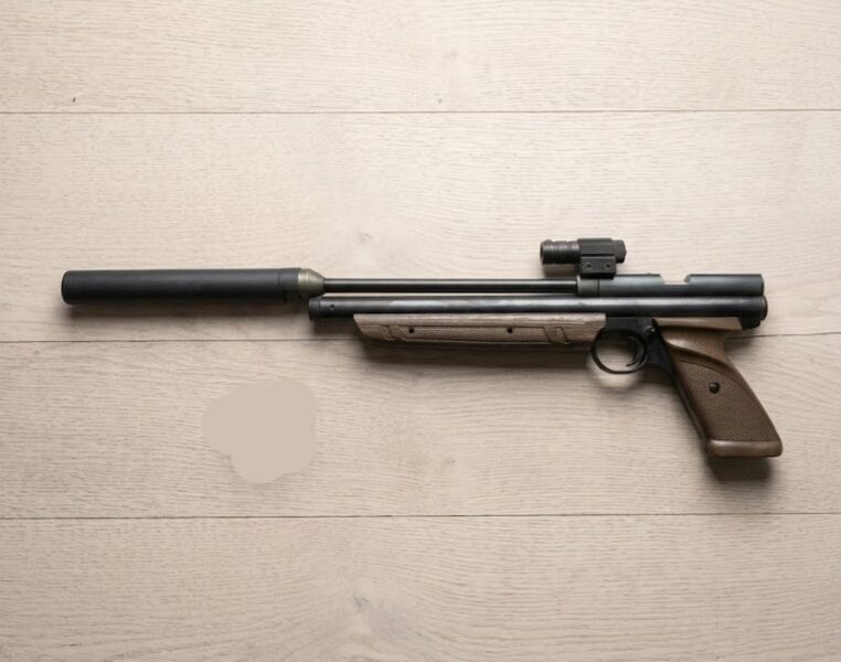 Пневматичний пістолет Crosman 1377 з лазерним прицілом і глушником мультикомпрессійний