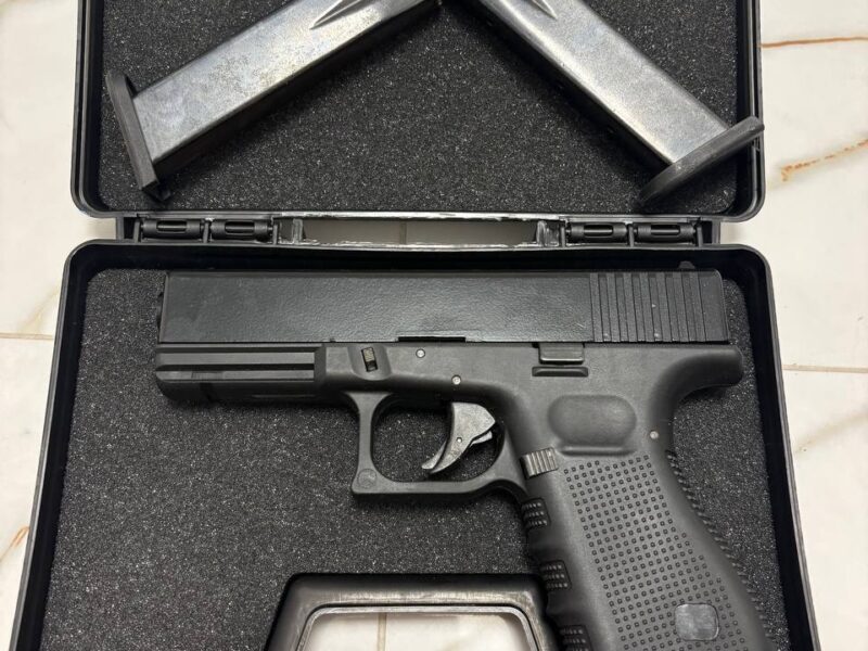 Холостий стартовий пістолет Glock 17 sur