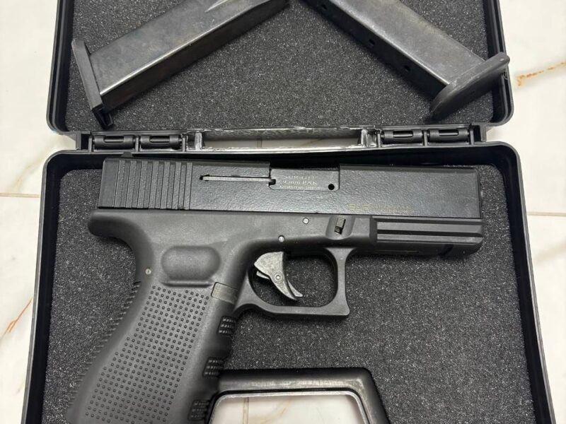 Холостий стартовий пістолет Glock 17 sur
