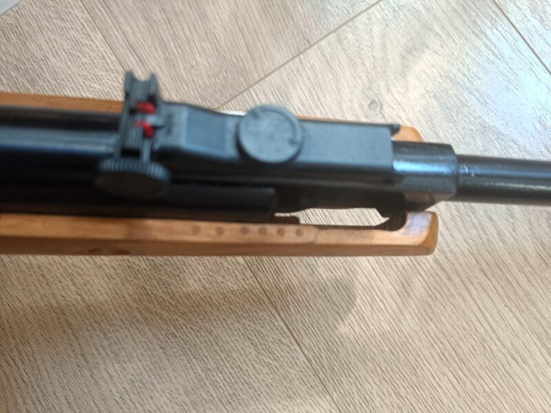 Пропоную на продаж пневматичну гвинтівку Crosman Optimus! Відмінний стан, готова до стрільби!