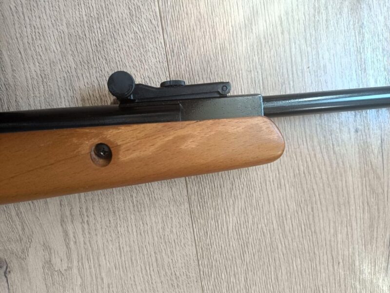 Пропоную на продаж пневматичну гвинтівку Crosman Optimus! Відмінний стан, готова до стрільби!