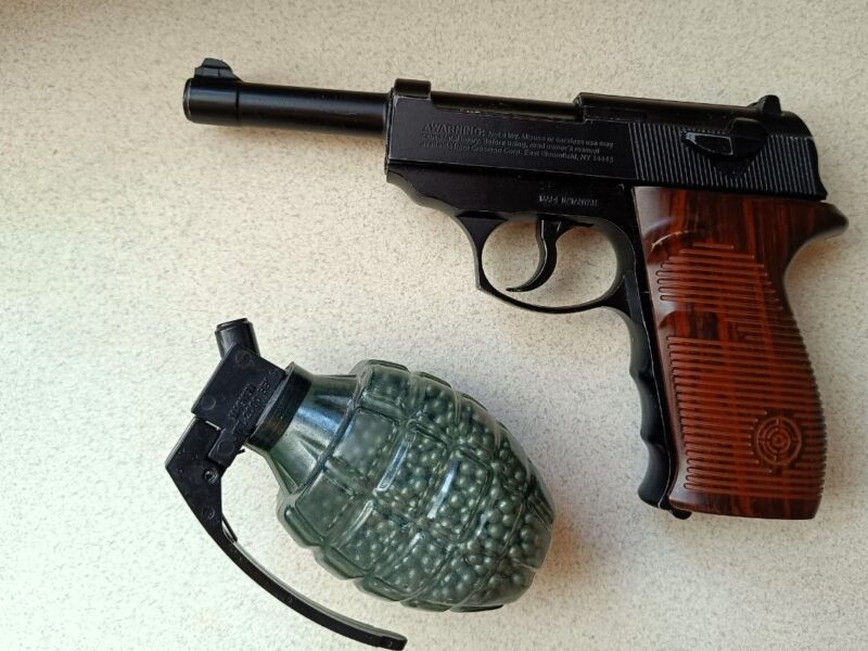 Продам пневматичний пістолет Crosman C41 (калібр 4.5 мм) / Walther P38