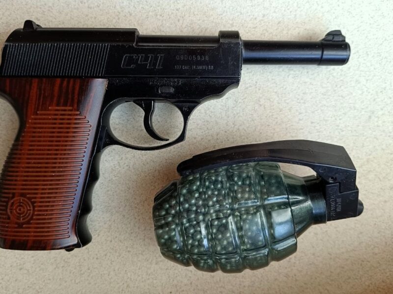 Продам пневматичний пістолет Crosman C41 (калібр 4.5 мм) / Walther P38