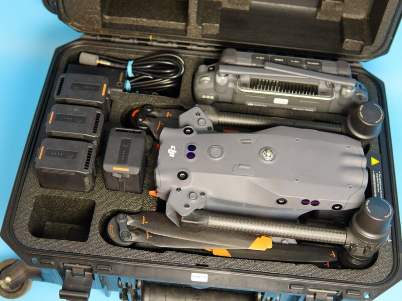 Квадрокоптер дрон DJI MATRICE 30T. Професійний, з камерою та тепловізором, повний комплект, 6 акумуляторів DJI TB30 Intelligent Flight Battery.