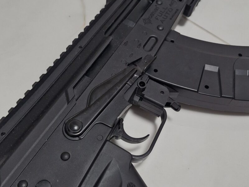 Пневматичний автомат AK-1