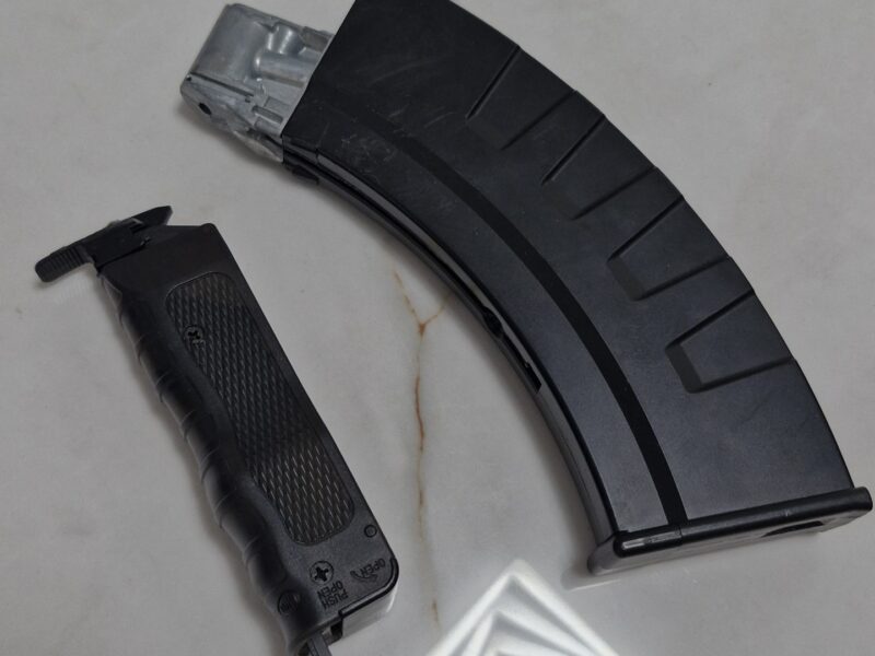 Пневматичний автомат AK-1